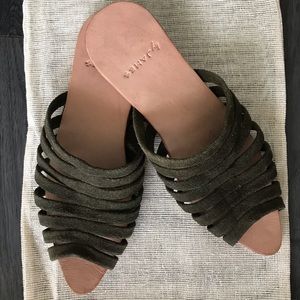 byJames Lynne slip on